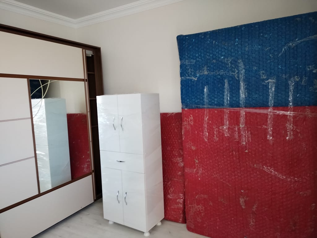 Ortahisar Pelitli Asansörlü Evden Eve Nakliyat Trabzon Yatak odası monte demonte ve paketleme işlemi